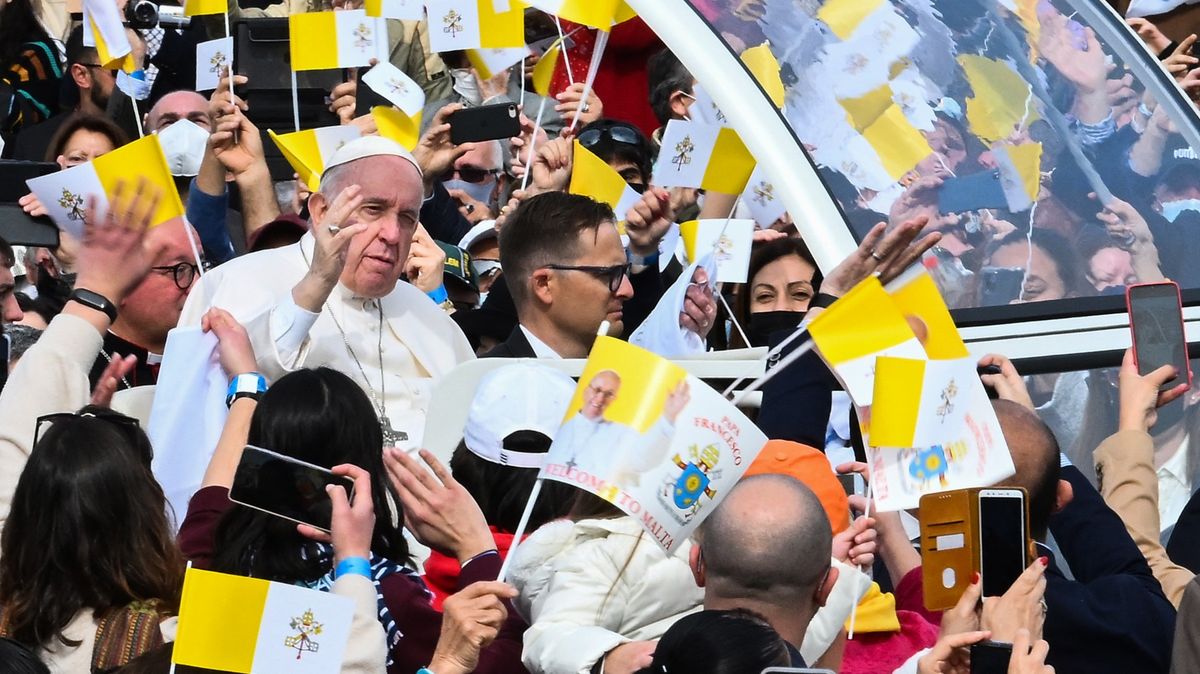 Vatikán má všude špatnou vlajku. Může za to chyba na Wikipedii